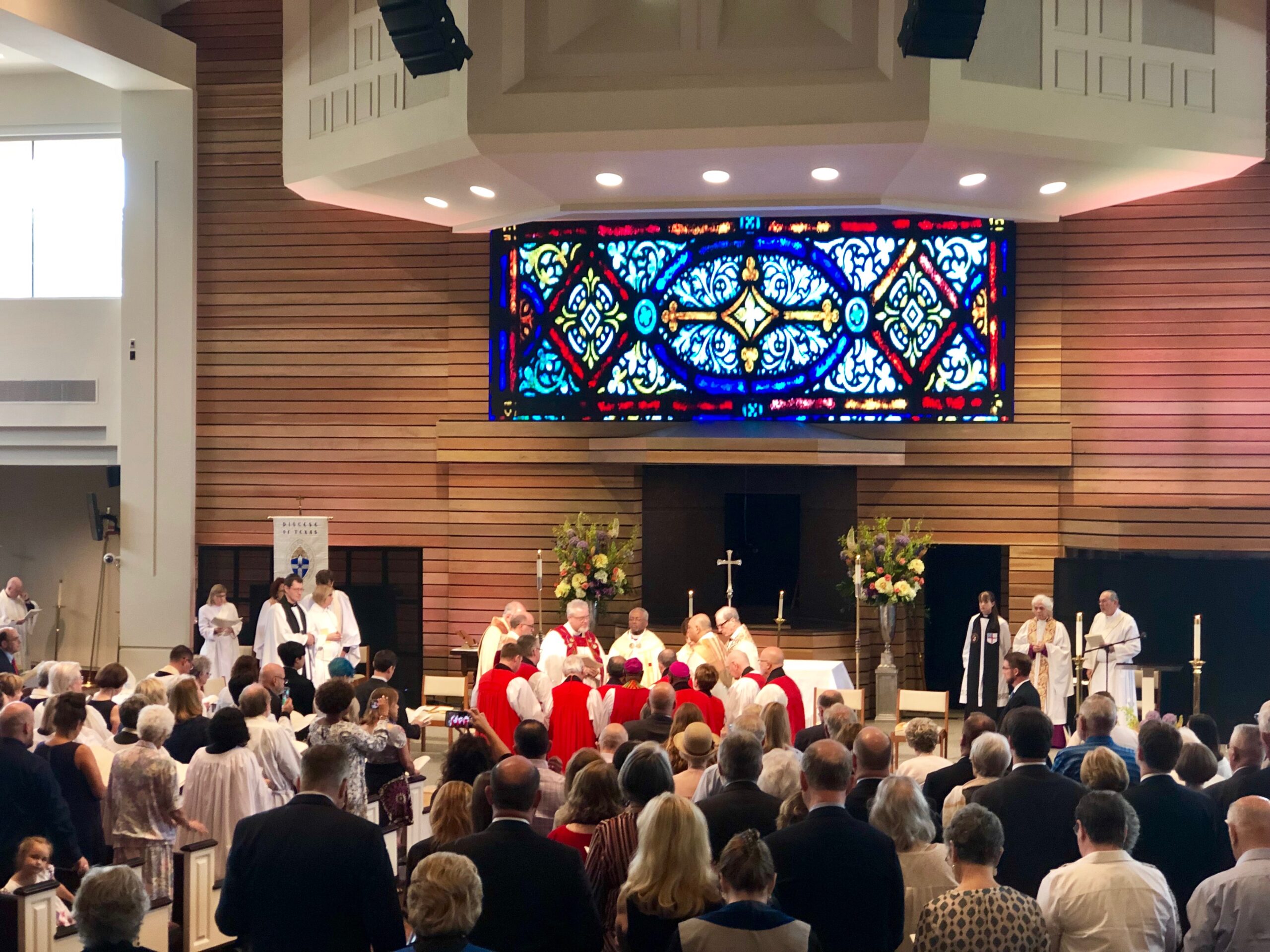 Kathryn McCrossen Ryan Consecrated as Bishop Suffragan